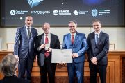 2025-11-24_Czech Italian Collaboration in Space-Based High-Energy Astronomy_medaile Mach_Enrico Costa_fullres-052